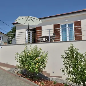 apartments-gordana-jurdani.primorje-gorskikotar.com/